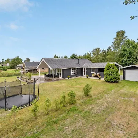 Jurien - 450m From The Sea In Ne Jutland By Interhome * Hals