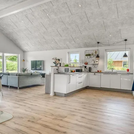 Jurien - 450m From The Sea By Interhome *